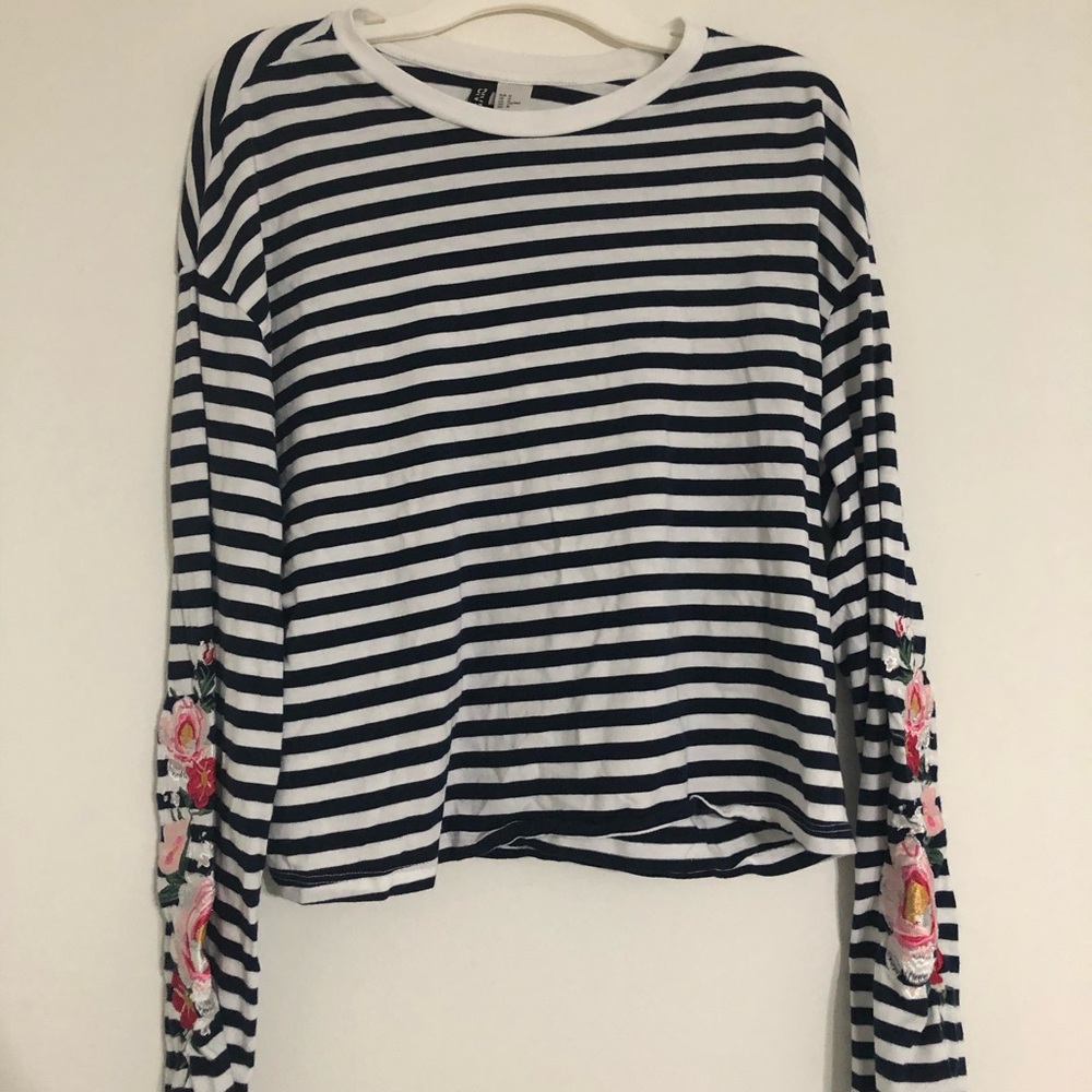 Navy & white striped long sleeve top!